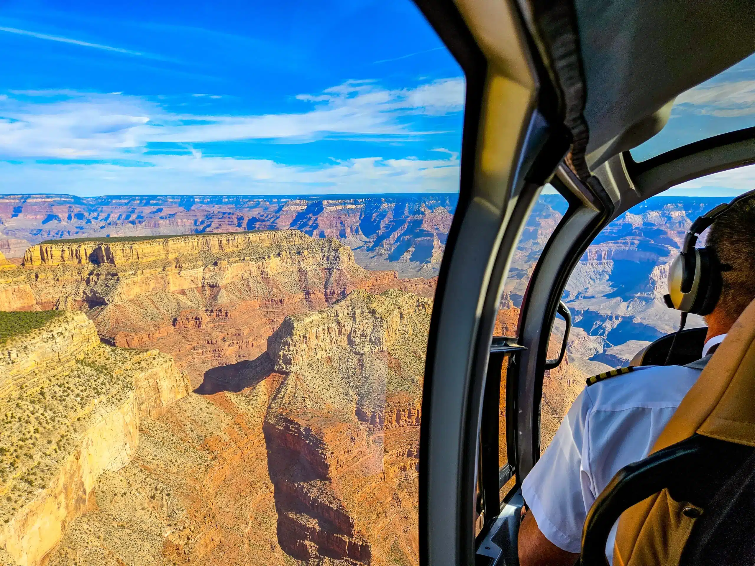 Survol en hélicoptère du Grand Canyon lors d'un road trip moto dans l'Ouest américain