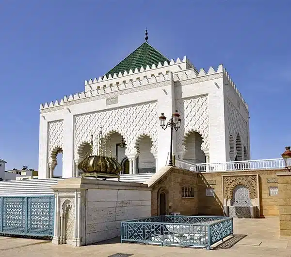 Fontaine en zellige et stuc ciselé du mausolée Mohammed V à Rabat
