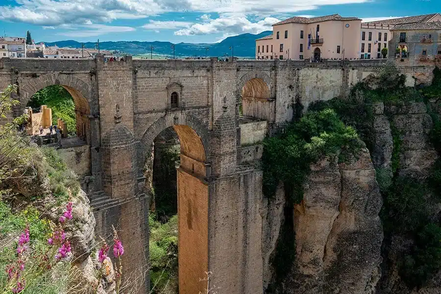 Puente Nuevo de Ronda enjambant les gorges du Tajo